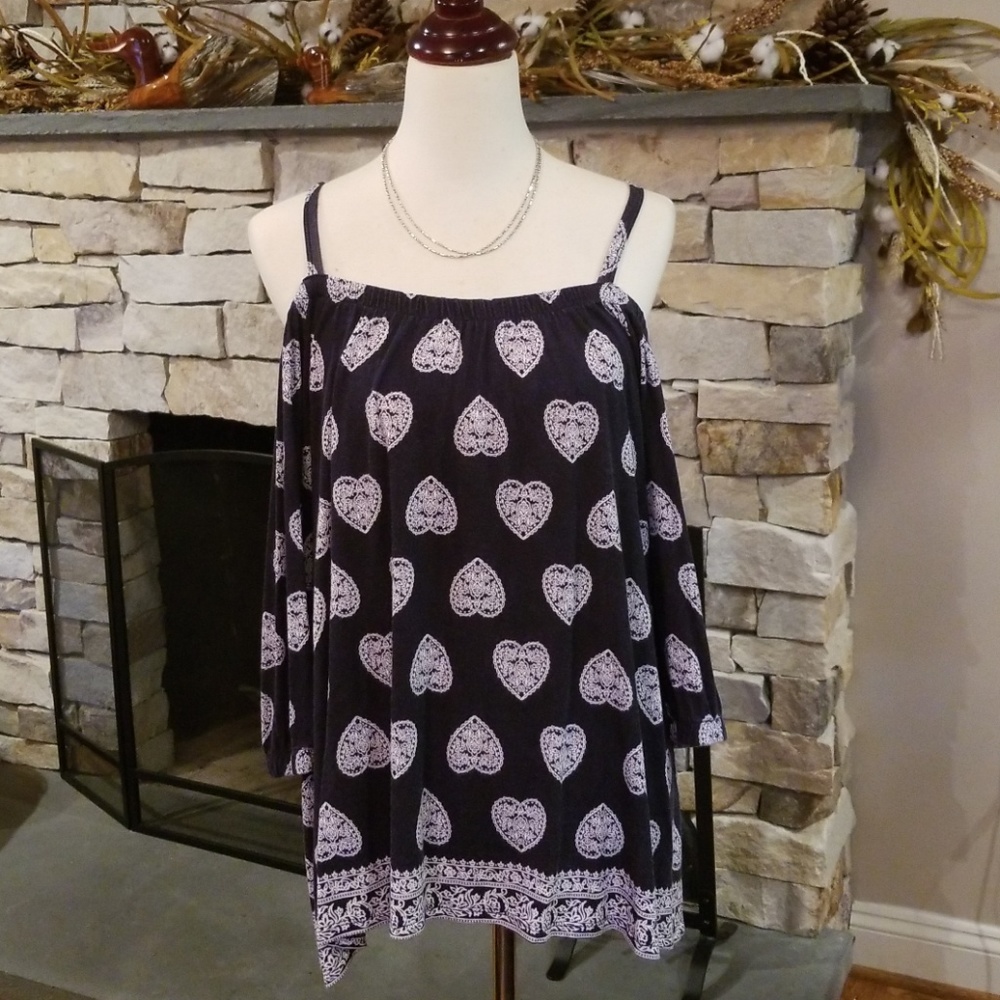 Torrid off the shoulder with straps
